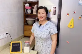 测试颜值高又小巧的磨粉机，据说30秒可以把食物磨碎，是真的吗？视频封面