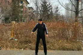 气功大师传授一招“抖身甩手神功”疏通经络，强身健体人长寿！视频封面