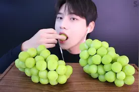 吃晴王葡萄🍇颗颗爆汁超甜！视频封面