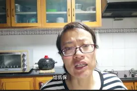 女子拖鞋狂扇婴儿面部，没有把问题根源找出，小孩还将会苦不堪言视频封面
