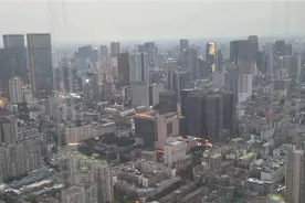 天府熊猫塔208米高空，俯瞰成都市区，这建设太漂亮了视频封面