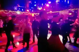 真惊了 200元帅哥教练教一场舞竟然都被点没了 卡农俱乐部视频封面