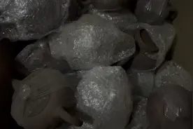 宜兴六七十年代当年的紫砂壶，这是我来的六年中铲丁山地皮收的壶视频封面