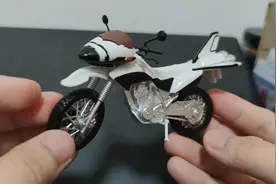 开箱测评 假面骑士FOURZE 卌骑 掌动系列14 摩托车 拼装过程