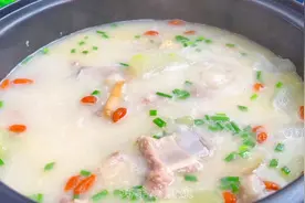 排骨汤怎样炖浓白好喝无腥味？教你饭店的做法，营养美味全家爱喝视频封面