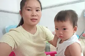 三姨拿到驾照二月今天第一次开车上路啊三姨有点紧张了呀开车还行视频封面