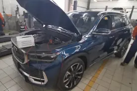 新车155200，包工头提国产旗舰车型回家过年，翠羽蓝加价5000，香视频封面