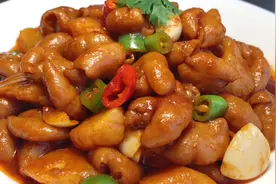 厨师长教你土豆烧肥肠的家常做法，步骤详细，软烂入味下酒又下饭视频封面