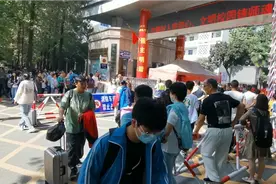 推开学校的门，放飞我自己视频封面