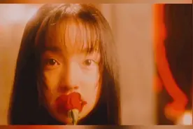 年轻时的周迅简直就是精灵，竟和李小璐有一丢丢像，难道我脸盲了视频封面