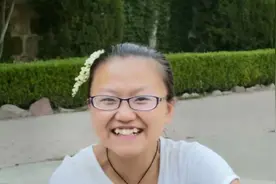 丫头，看，曾经那个最真实的你。坦荡，敢爱敢恨，敢尝试，爱笑视频封面