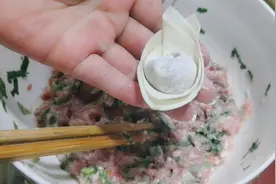 家庭版抄手的包法，简单好看 而且煮不破，馅嫩味美，不腥也不柴视频封面