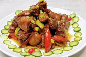 鸭子如何做酱香美味、不腥气？老厨分享酱爆技巧，在家就能轻松做视频封面
