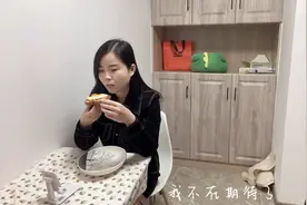 家里来了一只猫可能它也知道我的绝望吧，缘起则聚，缘尽则散！视频封面