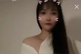 咬嘴唇视频封面