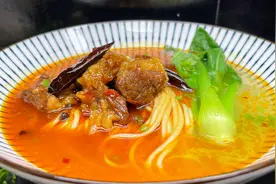 红烧牛肉面好吃有诀窍，教你30年面馆不外传秘方，牛肉软烂面筋道