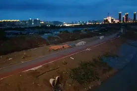 建设中的泰安高架，及周边设施视频封面