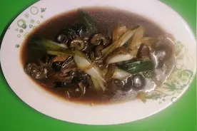 这样做出来的海参好吃上档次，家里来亲戚客人拿的出手快来学学吧视频封面