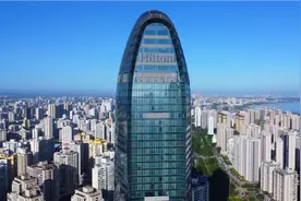 航拍海口著名地标，为啥被戏称为“阳”楼，看完我彻底明白了视频封面