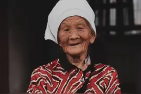跟奶奶聊了很久忘了录制 美好的瞬间转瞬即逝，难以捕 继续努力吧视频封面