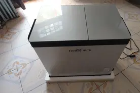 直流24V车载冰箱，使用前需要停放24小时！光伏供电设备性价比高视频封面