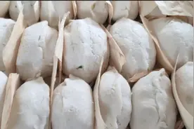 美食分享，大米面蒸的包子，吃过么？鲅鱼干煎下滋滋香视频封面