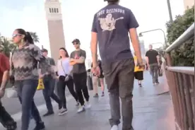 假装要拍路人屁屁恶搞视频封面