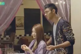 美女富婆到美发店做美发，一眼就看上了帅气的理发师。视频封面