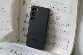 三星s23，真正的小屏旗舰！比某些自称小屏旗舰的手机低调又奢华视频封面