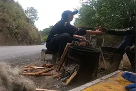 骑行广西，路过流浪老汉，他以本地人方式邀请我吃饭，尽地主之谊视频封面