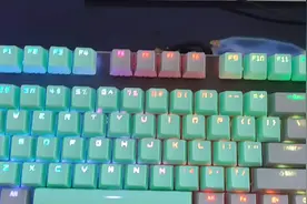 关闭键盘闪光灯，只需一个指头，秒关