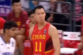 易建联：中国篮球的定海神针，有他在，中国篮球就有底气。视频封面
