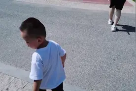 姑姑和侄子的日常生活😂😂视频封面