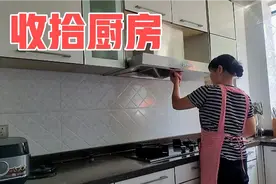 家政阿姨帮客户打扫卫生，今天做了两家，4:30收工回家买菜做晚饭视频封面