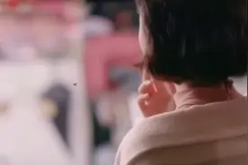 “这是你男朋友？”看到她摇头！他窃喜！再听到“是我的未婚夫”视频封面