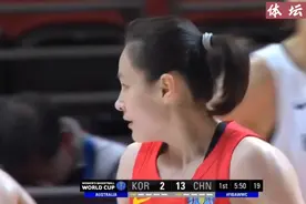 大结局了！韩国主教练破口大骂，女篮巅峰女王上演疯狂暴击杀疯了视频封面
