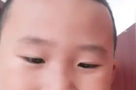 整蛊妈妈真的太搞笑了😁视频封面