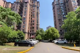 上海最大的动迁房基地，距离9号线地铁口1.7公里，72平两房290万