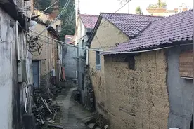 新昌县镜岭镇山顶贫困村洞桥湾村，景色还算可以。视频封面