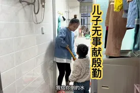 四岁儿子想买玩具车，把妈妈忽悠得服服帖帖的，心甘情愿的带出门视频封面
