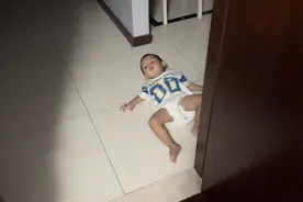 半夜宝宝不睡觉，又喜欢叫，怎么教育？视频封面