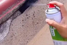 盖琉璃瓦漏水  卫生间漏水 请用补漏王喷雾剂视频封面