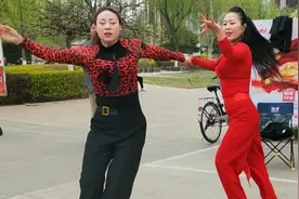 优美的身段，迷人的舞姿！姐妹花精彩吉舞，太美啦！视频封面