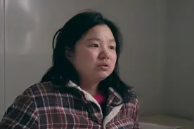 医生生孩子，30个同事同时观看，就问你尴尬不尴尬?#记录真实生活视频封面