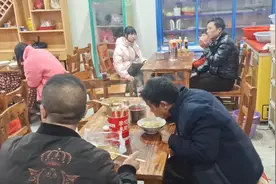 花垣县龙潭镇赶场，一年最后一场，热热闹闹团团圆圆过大年。视频封面