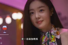 男人被三个女人整视频封面