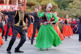 阿连新疆舞团8周年庆典，高富帅团队集体表演麦西来普，精彩！视频封面