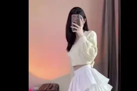 丝袜和光腿，那个更好看视频封面