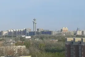 看着外面绿油油的景色真是春天来了！视频封面