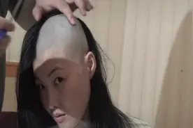 美女剃光头刮光头视频封面